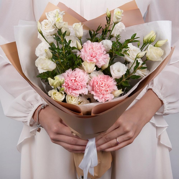 lisianthus - 3, Pink carnation - 3, Pistachio, Wrapping Paper