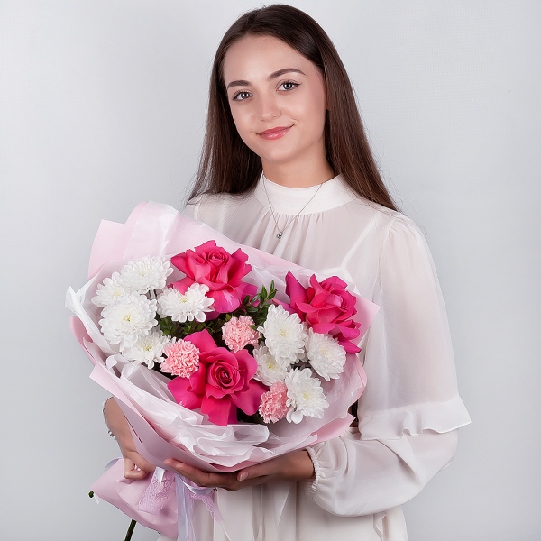 Rose Pink 50 cm Ecuador (Chelo, Hermosa, Novia, Titanik, Engagement, Pink Mondiale) - 3, Baltica White Spray Chrysanthemum - 2, Pink carnation - 3, Pistachio, Wrapping Paper