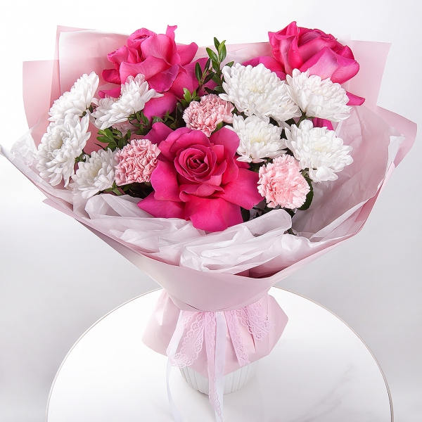 Rose Pink 50 cm Ecuador (Chelo, Hermosa, Novia, Titanik, Engagement, Pink Mondiale) - 3, Baltica White Spray Chrysanthemum - 2, Pink carnation - 3, Pistachio, Wrapping Paper