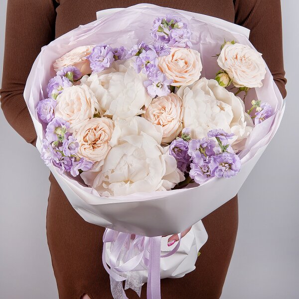 Peony white - 3, Peony sprayrose - 5, Matthiola Lilac - 3, Wrapping Paper