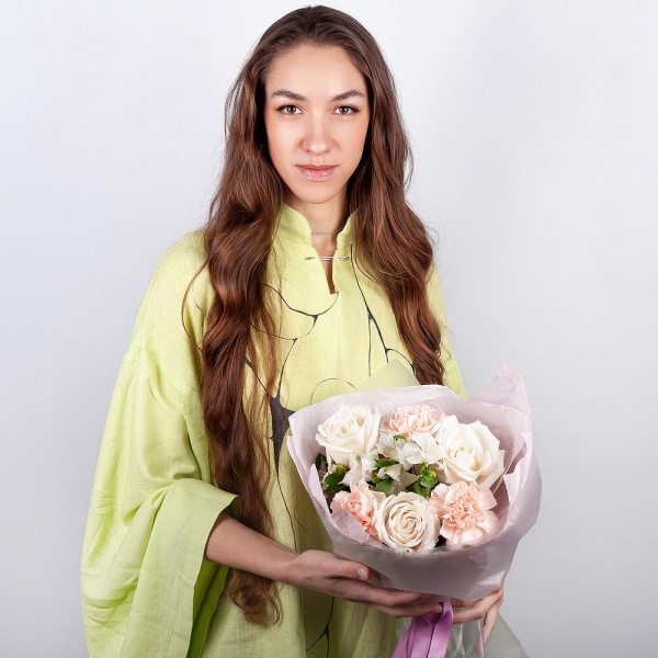 White rose 50 cm - 3, Carnation white, cream - 3, Alstromeria white, soft pink - 2, Wrapping Paper