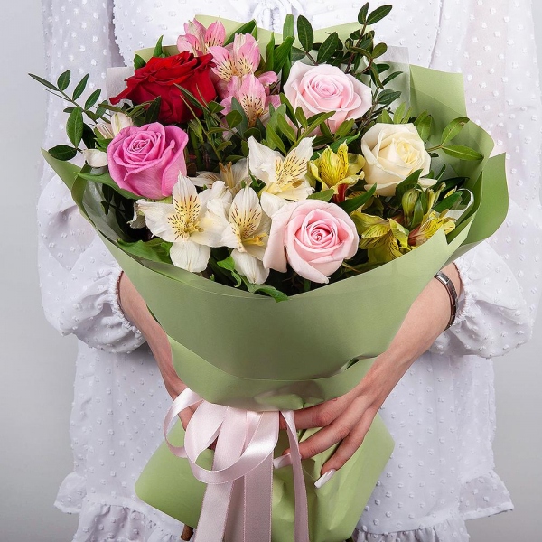 Red rose 50 cm - 1, White rose 50 cm - 2, White rose 50 cm - 1, Pink rose 50 cm - 5, Alstromeria white, soft pink - 4, Alstromeria Yellow, Orange - 2, Pistachio, Wrapping Paper