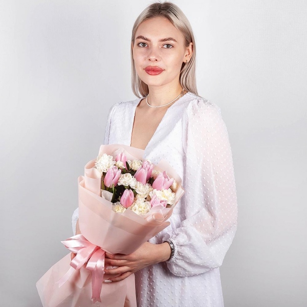 Pink tulip - 15, White spray carnation - 6, Pistachio, Wrapping Paper