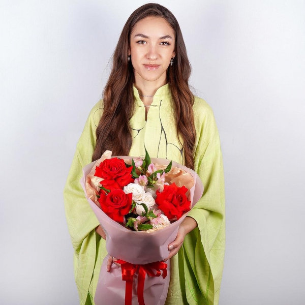 Red rose Nina 50 cm - 3, Baltica White Spray Chrysanthemum - 1, Peony sprayrose - 1, Alstromeria white, soft pink - 6, Wrapping Paper
