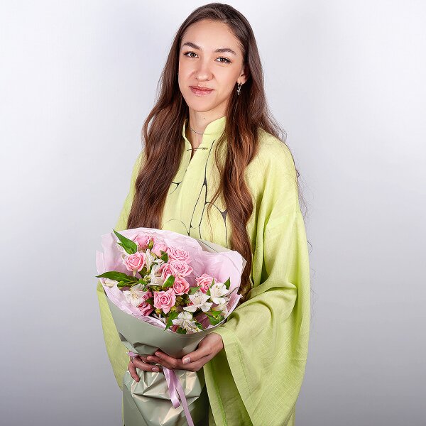 Alstromeria white, soft pink - 6, Bright pink spray rose mix, 50 cm - 3, Wrapping Paper